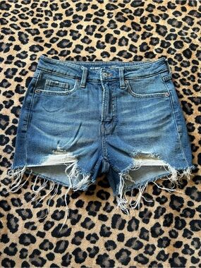 Old Navy Medium Blue Distressed High-Rise OG Straight Denim Cutoff Shorts size 6